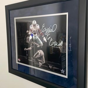 ZeKe Elliott signed picture frame